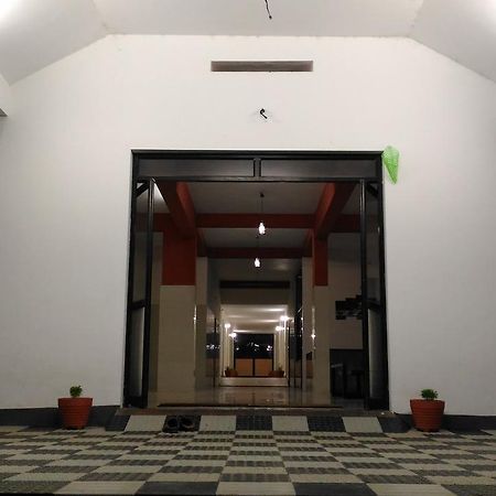 Dhoni Castle Hotel Palakkad Exterior photo