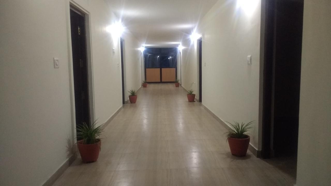 Dhoni Castle Hotel Palakkad Exterior photo